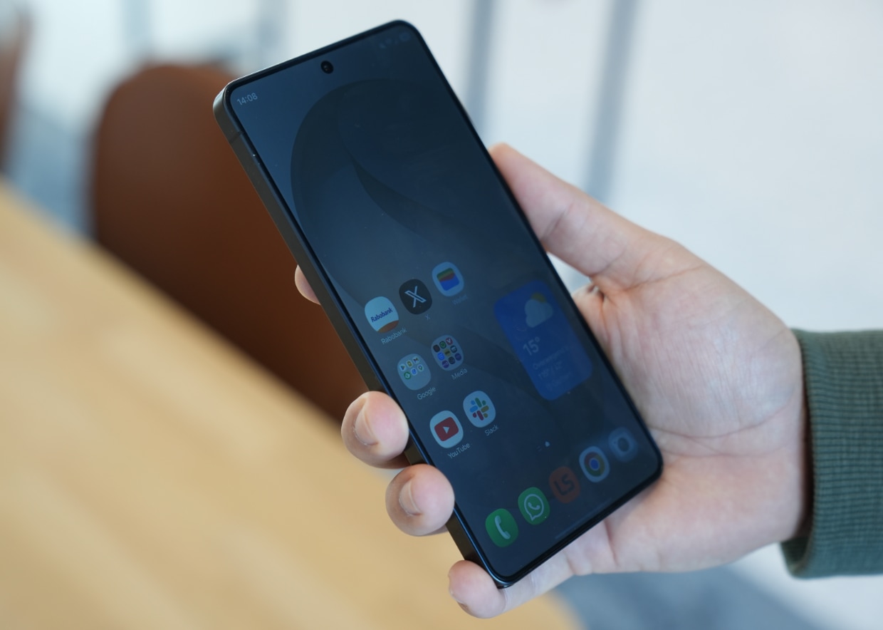 Xiaomi оснастит новейший смартфон экраном конфиденциальности